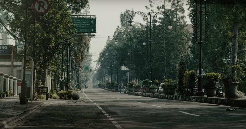 Jarak Menjaga Kita - Puisi Salamah Azzahra