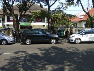 Parkir Liar: Menjual Ruang di Tengah Karut-Marut Transportasi di Bandung   